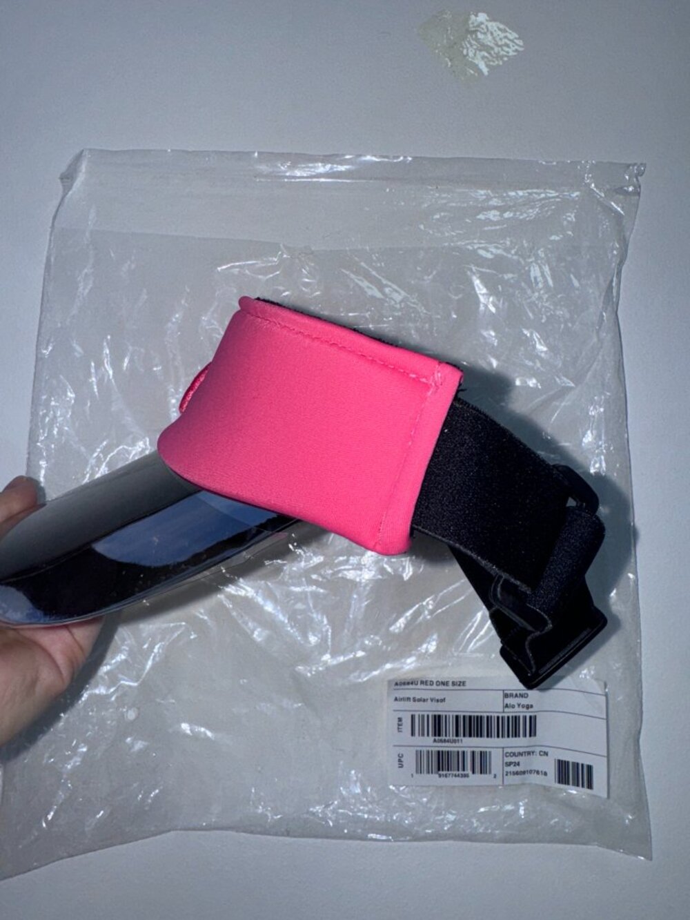 NWT 💕Alo Yoga Airlift Solar Visor Bright Red | Tennis Golf Running Sun Hat - Picture 4 of 8
